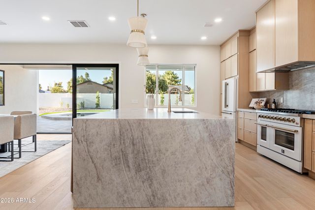 5540 E DAHLIA Drive, Scottsdale, AZ 85254