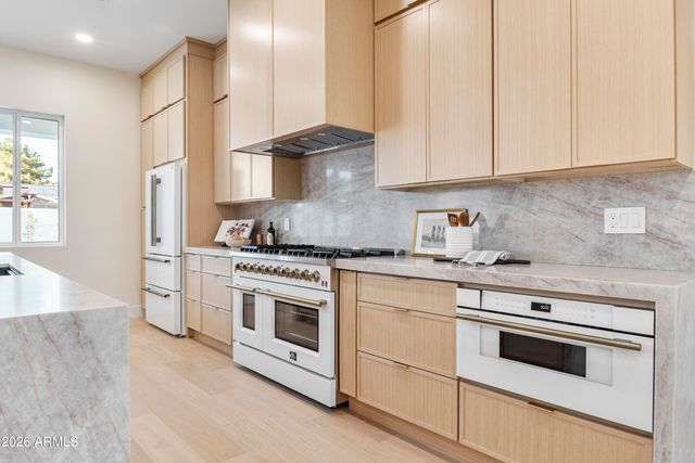 5540 E DAHLIA Drive, Scottsdale, AZ 85254