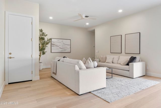 5540 E DAHLIA Drive, Scottsdale, AZ 85254