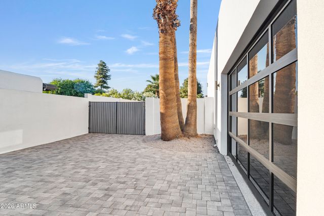 5540 E DAHLIA Drive, Scottsdale, AZ 85254