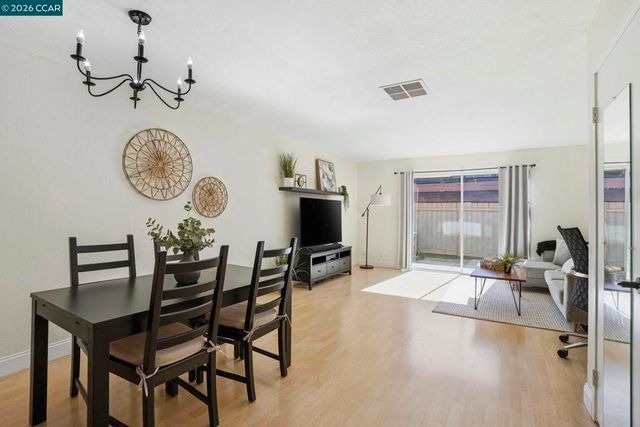 1535 Parkwood Pl, Concord, CA 94521