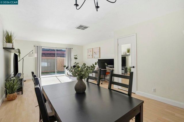 1535 Parkwood Pl, Concord, CA 94521