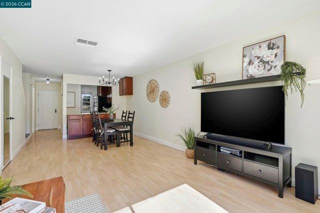 1535 Parkwood Pl, Concord, CA 94521