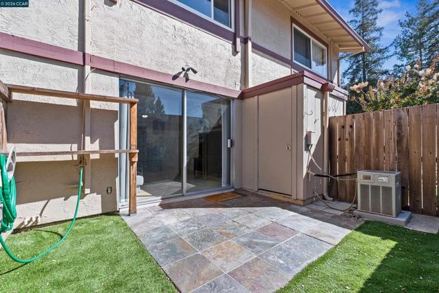 1535 Parkwood Pl, Concord, CA 94521