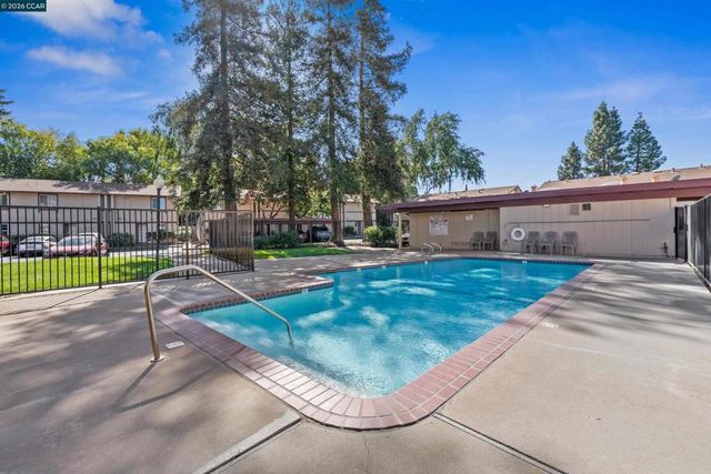 1535 Parkwood Pl, Concord, CA 94521