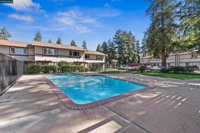 1535 Parkwood Pl, Concord, CA 94521