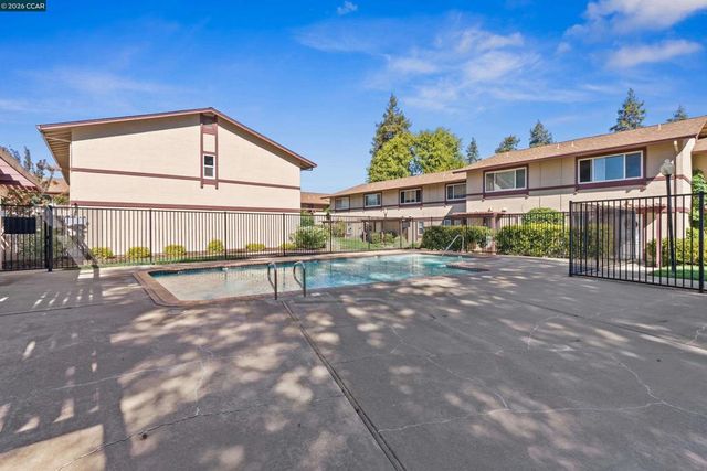 1535 Parkwood Pl, Concord, CA 94521