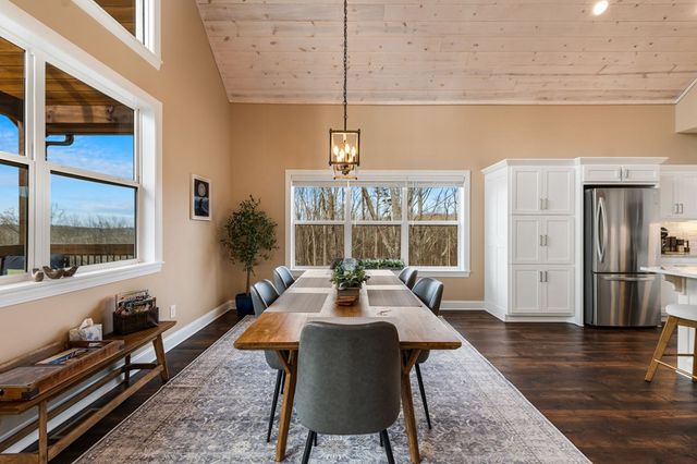 1016 Twisted Oak Road, Talking Rock, GA 30175