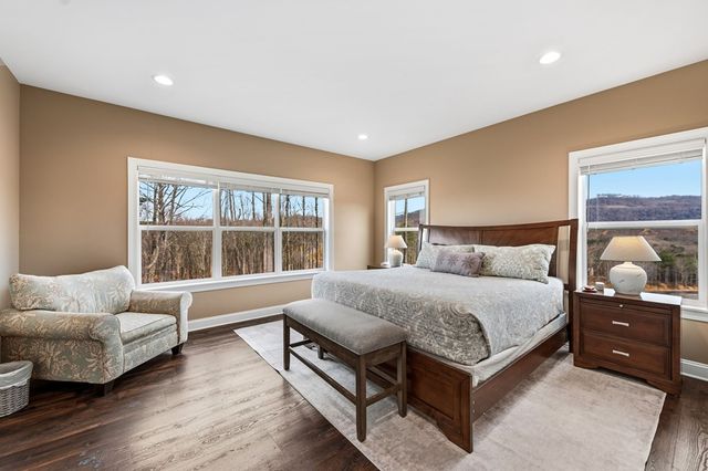 1016 Twisted Oak Road, Talking Rock, GA 30175