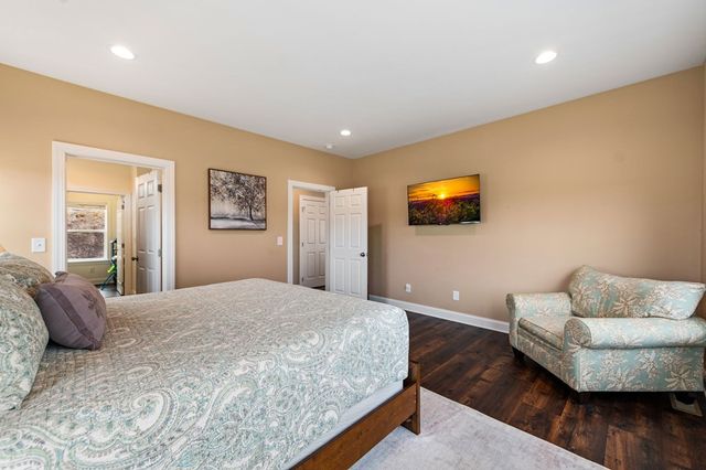 1016 Twisted Oak Road, Talking Rock, GA 30175