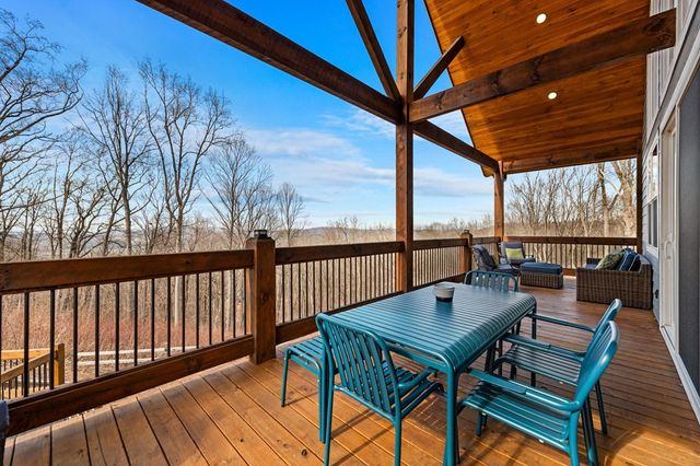 1016 Twisted Oak Road, Talking Rock, GA 30175