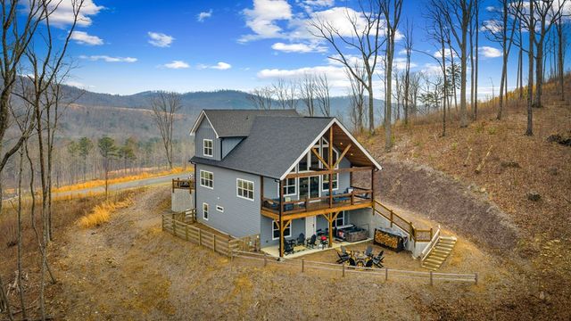 1016 Twisted Oak Road, Talking Rock, GA 30175