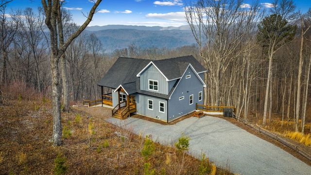 1016 Twisted Oak Road, Talking Rock, GA 30175