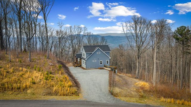 1016 Twisted Oak Road, Talking Rock, GA 30175