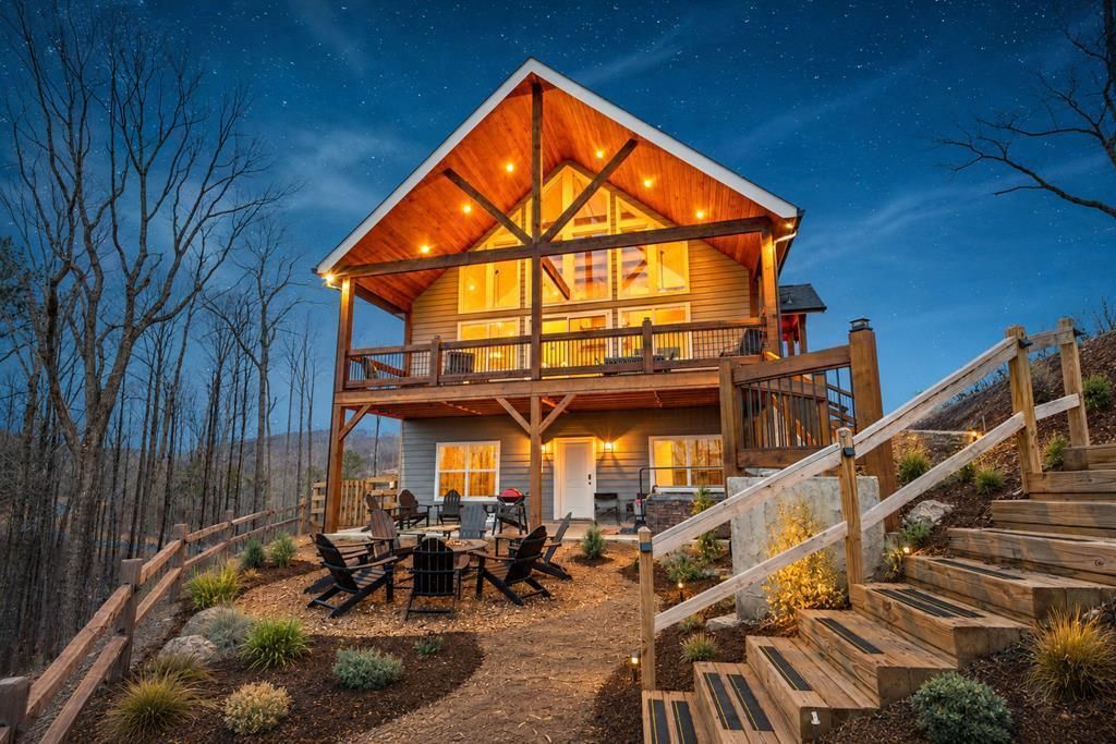 1016 Twisted Oak Road, Talking Rock, GA 30175