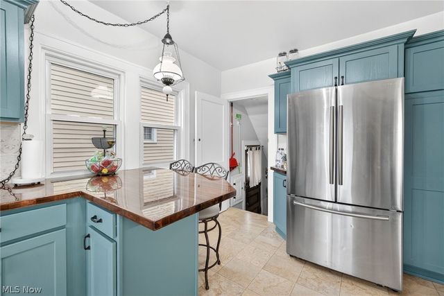 2224 Bunts Road, Lakewood, OH 44107