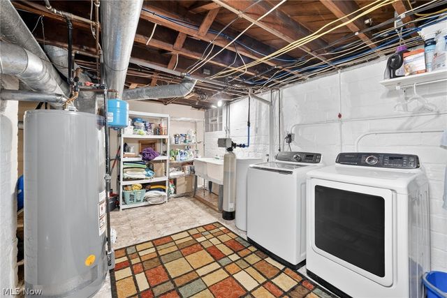 2224 Bunts Road, Lakewood, OH 44107