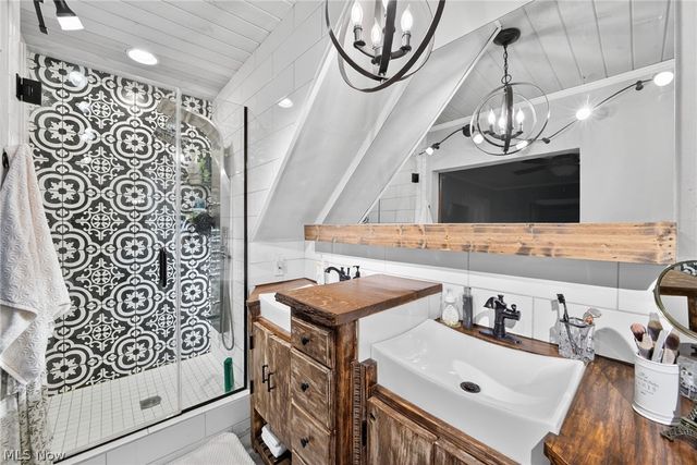 2224 Bunts Road, Lakewood, OH 44107