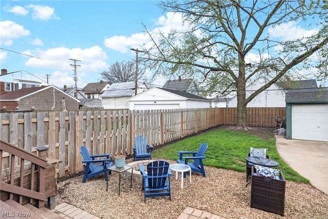 2224 Bunts Road, Lakewood, OH 44107