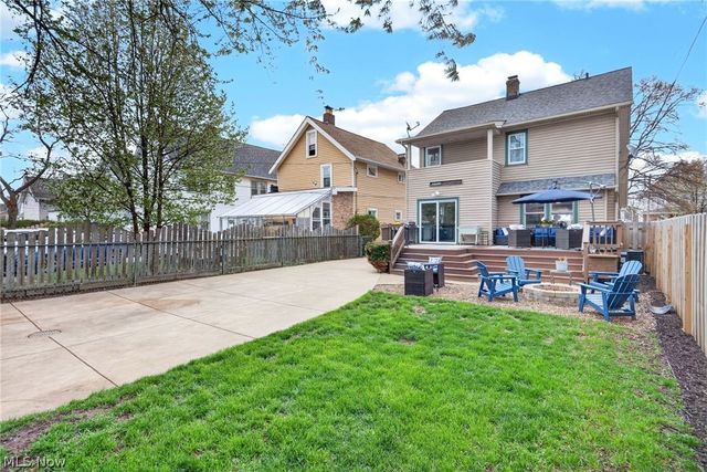 2224 Bunts Road, Lakewood, OH 44107