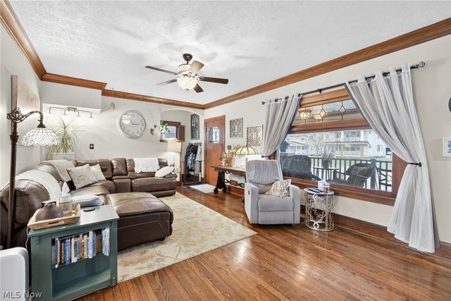 2224 Bunts Road, Lakewood, OH 44107