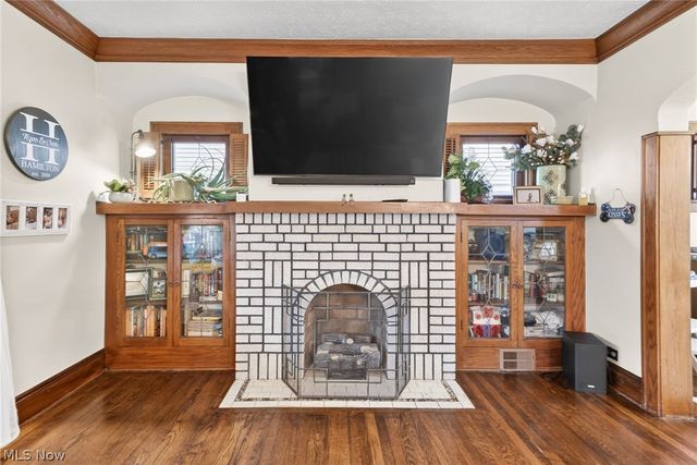 2224 Bunts Road, Lakewood, OH 44107