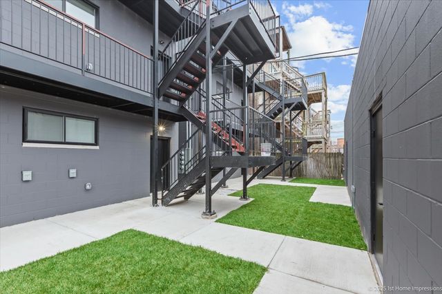 4934 S Champlain Avenue, Chicago, IL 60615
