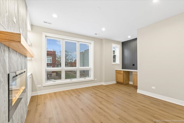 4934 S Champlain Avenue, Chicago, IL 60615