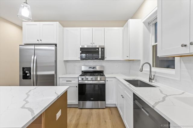 4934 S Champlain Avenue, Chicago, IL 60615