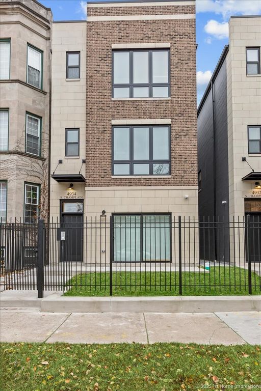 4934 S Champlain Avenue, Chicago, IL 60615