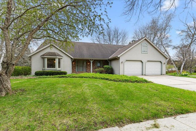 N95W7155 Coventry COURT, Cedarburg, WI 53012