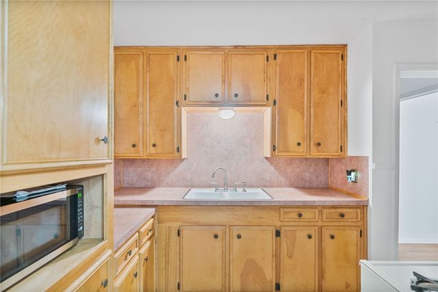 4706 Prinston Dr, Corpus Christi, TX 78411