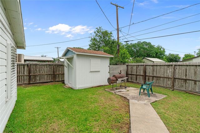 4706 Prinston Dr, Corpus Christi, TX 78411
