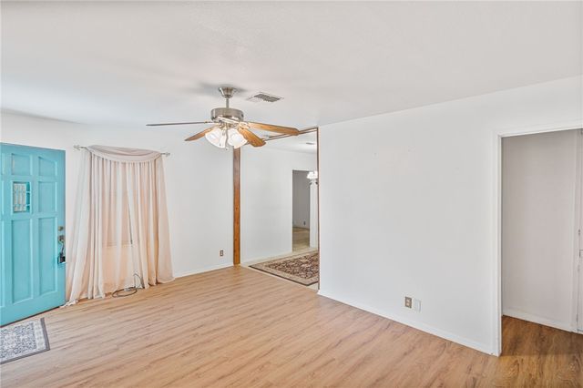4706 Prinston Dr, Corpus Christi, TX 78411