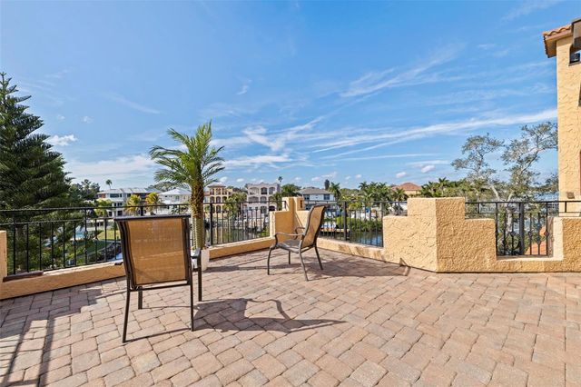 1815 BAYOU GRANDE BOULEVARD NE, St Petersburg, FL 33703