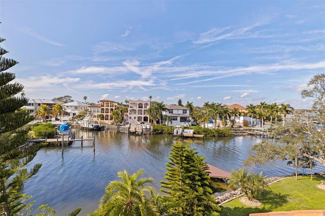 1815 BAYOU GRANDE BOULEVARD NE, St Petersburg, FL 33703