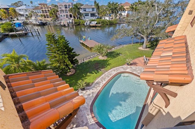 1815 BAYOU GRANDE BOULEVARD NE, St Petersburg, FL 33703