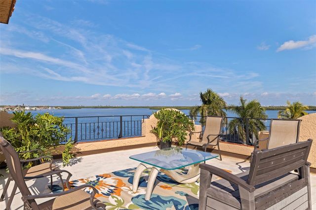 1815 BAYOU GRANDE BOULEVARD NE, St Petersburg, FL 33703