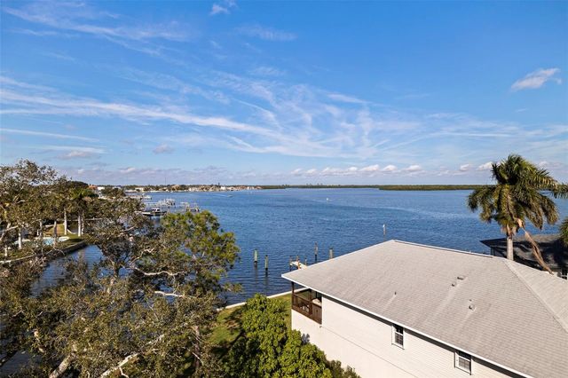 1815 BAYOU GRANDE BOULEVARD NE, St Petersburg, FL 33703