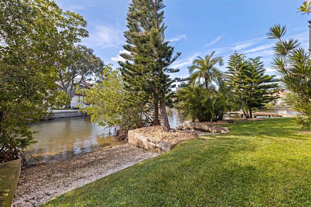 1815 BAYOU GRANDE BOULEVARD NE, St Petersburg, FL 33703