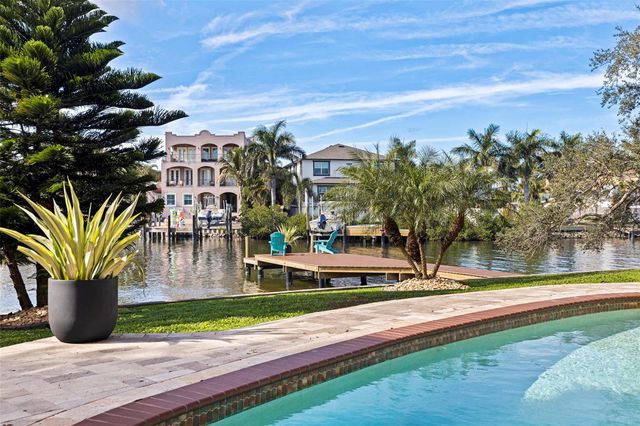 1815 BAYOU GRANDE BOULEVARD NE, St Petersburg, FL 33703