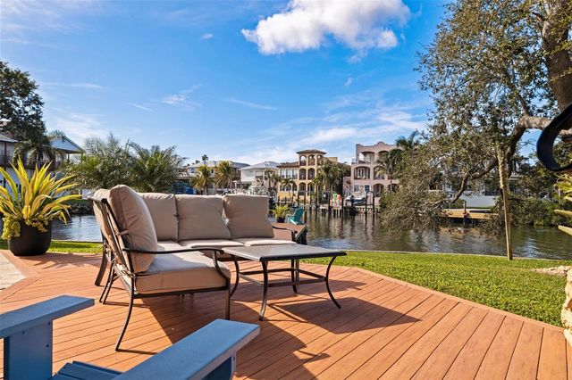 1815 BAYOU GRANDE BOULEVARD NE, St Petersburg, FL 33703