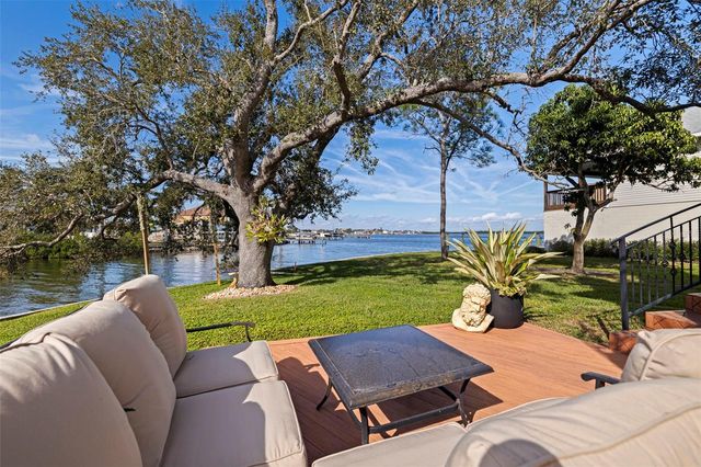 1815 BAYOU GRANDE BOULEVARD NE, St Petersburg, FL 33703