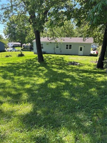 811 Union Circle, Independence, MO 64050