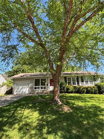 811 Union Circle, Independence, MO 64050