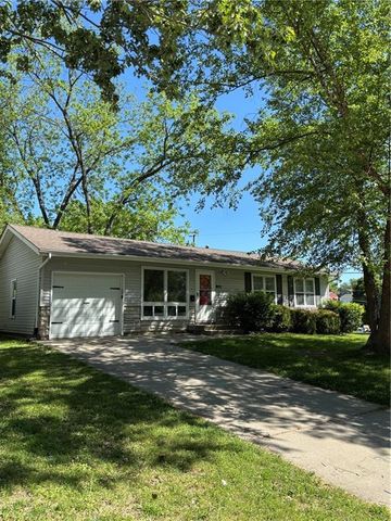 811 Union Circle, Independence, MO 64050