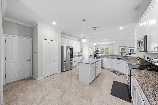 2151 Vermont LN, Naples, FL 34120