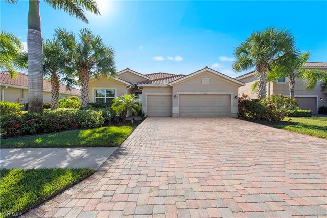 2151 Vermont LN, Naples, FL 34120