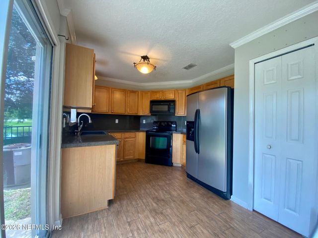 1530 VINELAND Circle B, Fleming Island, FL 32003