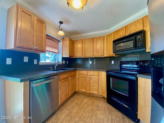 1530 VINELAND Circle B, Fleming Island, FL 32003